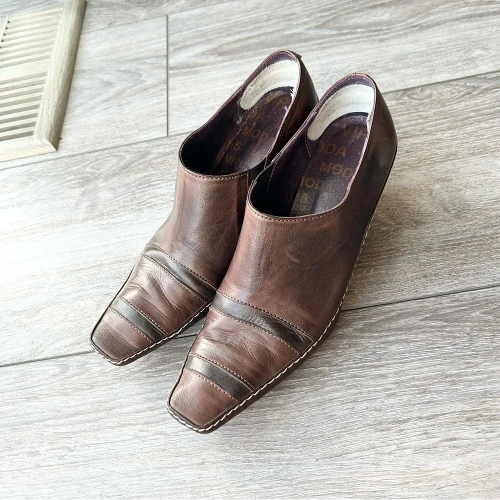 Virus Moda Brown Leather Western Ankle Boots